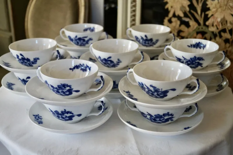 Online Pamono Vintage Blue Flowers Soup Bouillon Cup and Saucers from Royal Copenhagen, 1985, Set of 14