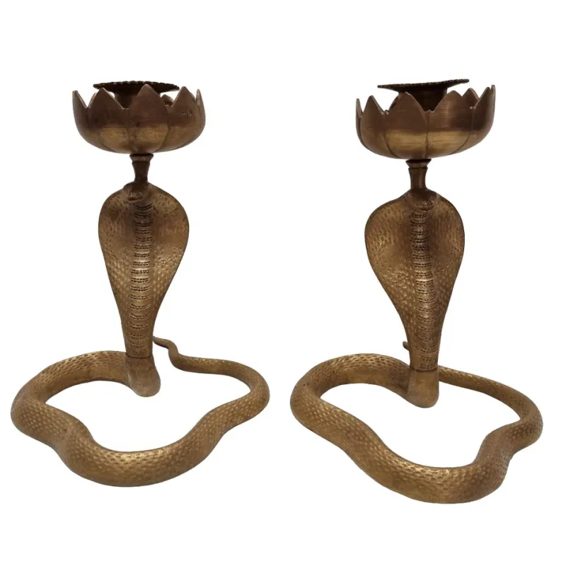 Pamono Vintage Brass Cobra Candlesticks, 1970s, Set of 2> Candleholders