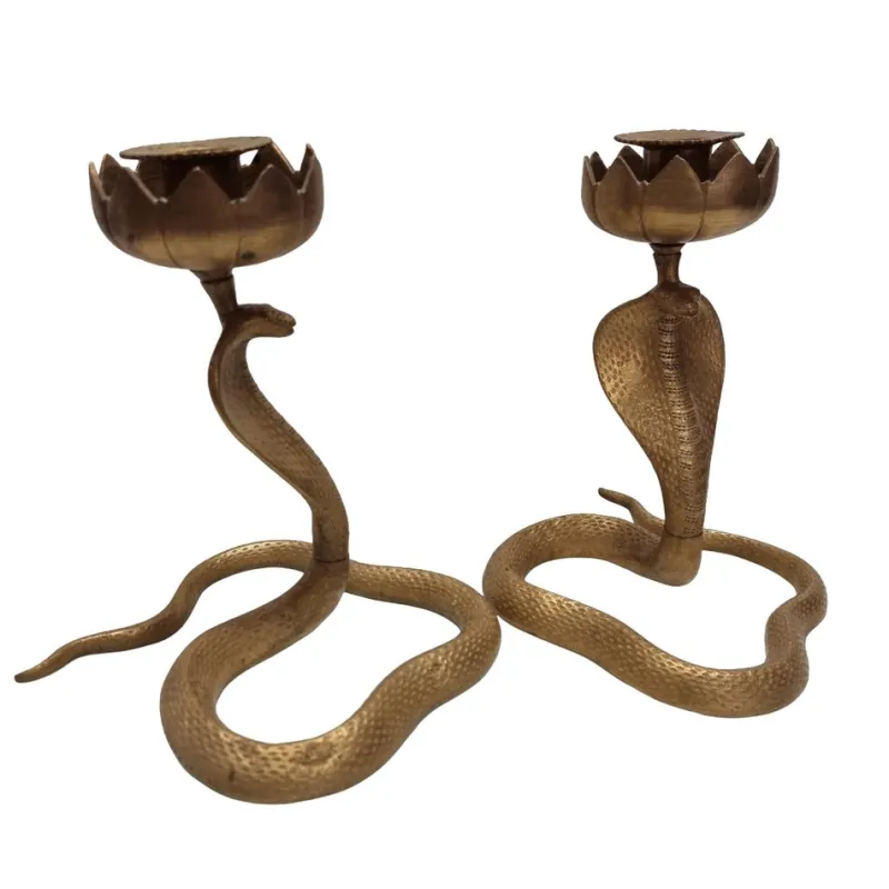 Pamono Vintage Brass Cobra Candlesticks, 1970s, Set of 2> Candleholders