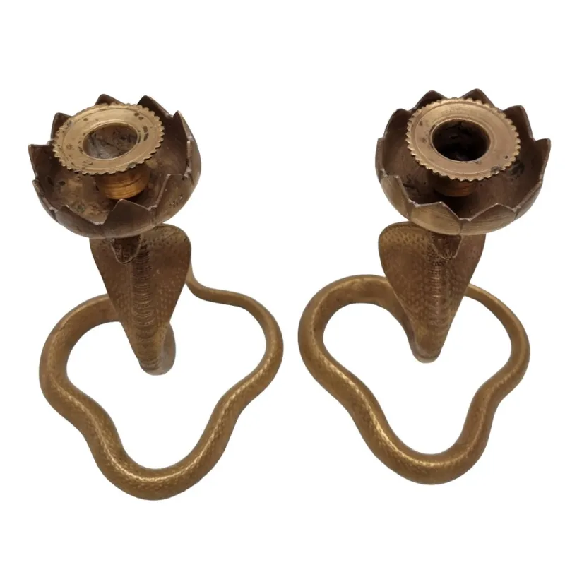 Pamono Vintage Brass Cobra Candlesticks, 1970s, Set of 2> Candleholders