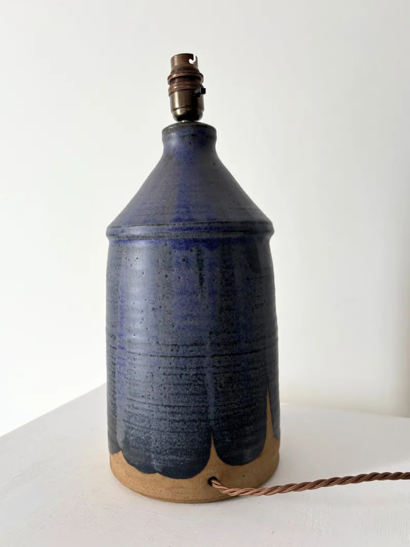 Pamono Vintage British Studio Pottery Lamp in Midnight Blue, 1950> Table Lamps