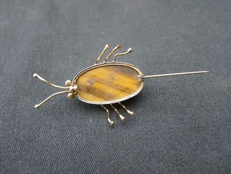 Pamono Vintage Brooch in 14 Karat Gold with Tiger Eye Stone> Brooches