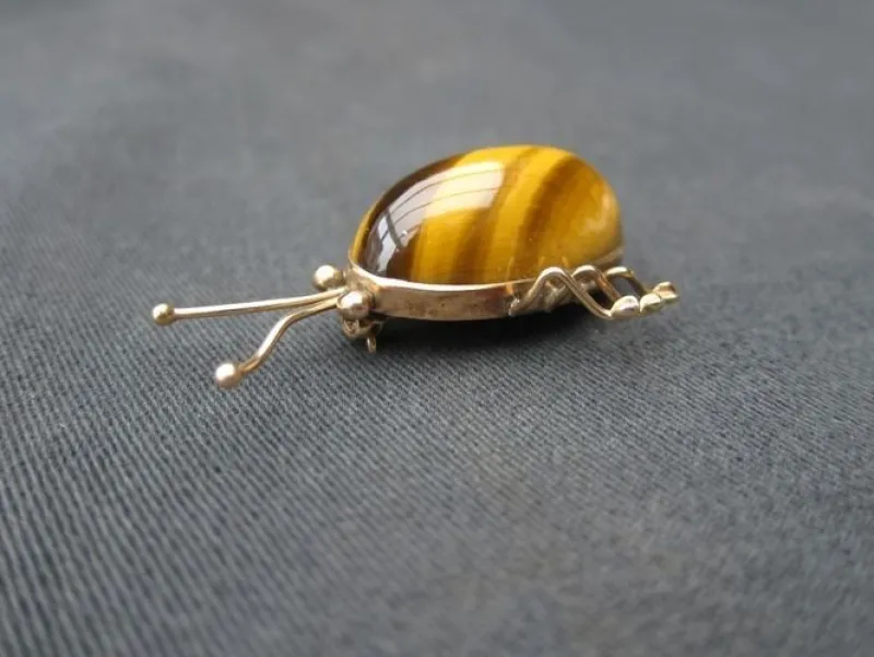 Pamono Vintage Brooch in 14 Karat Gold with Tiger Eye Stone> Brooches