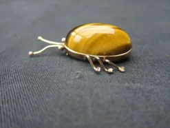 Pamono Vintage Brooch in 14 Karat Gold with Tiger Eye Stone><noscript><img width=