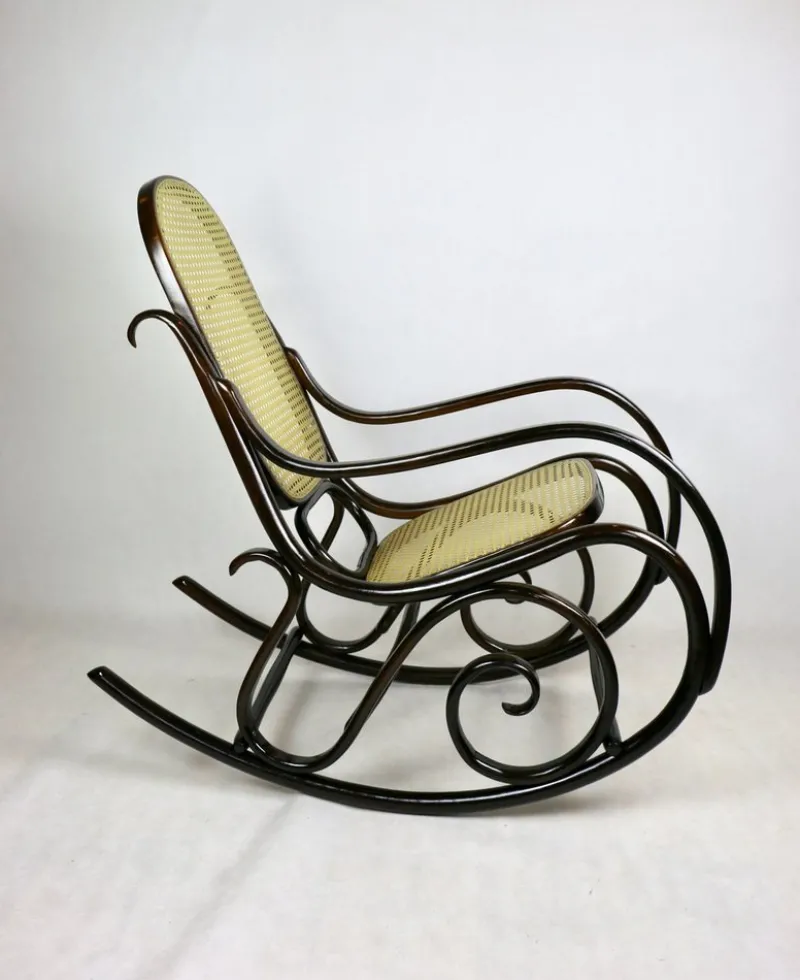 Pamono Vintage Brown Rocking Chair attributed to Michael Thonet> Rocking Chairs
