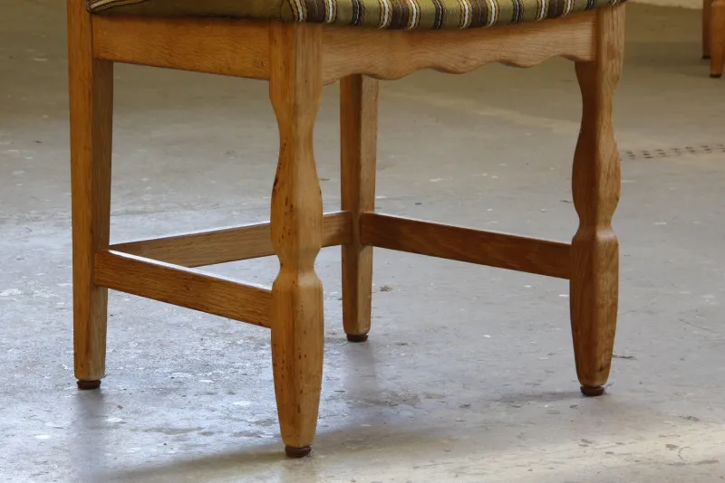 Clearance Pamono Vintage Brutalist Oak Dining Chairs by Henning Kjærnulf, 1960s, Set of 6