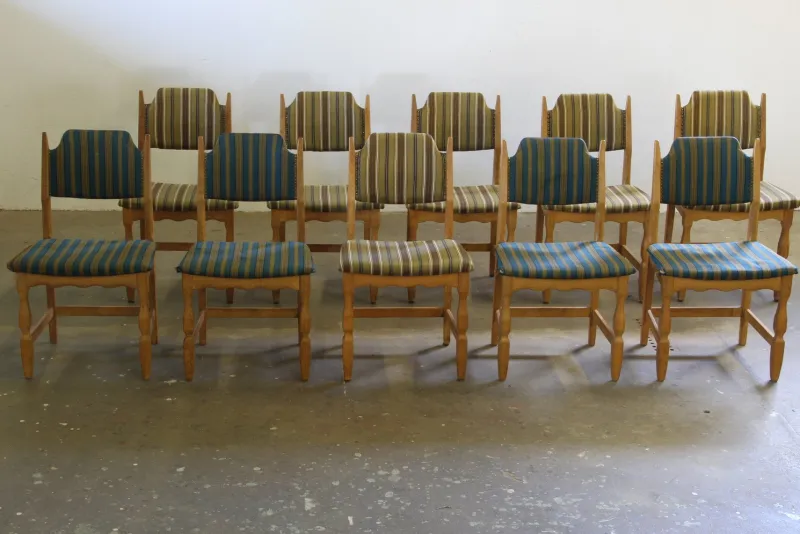 Pamono Vintage Brutalist Oak Dining Chairs by Henning Kjærnulf, 1960s, Set of 10> Side Chairs & Dining Chairs