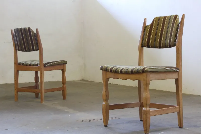 Pamono Vintage Brutalist Oak Dining Chairs by Henning Kjærnulf, 1960s, Set of 10> Side Chairs & Dining Chairs