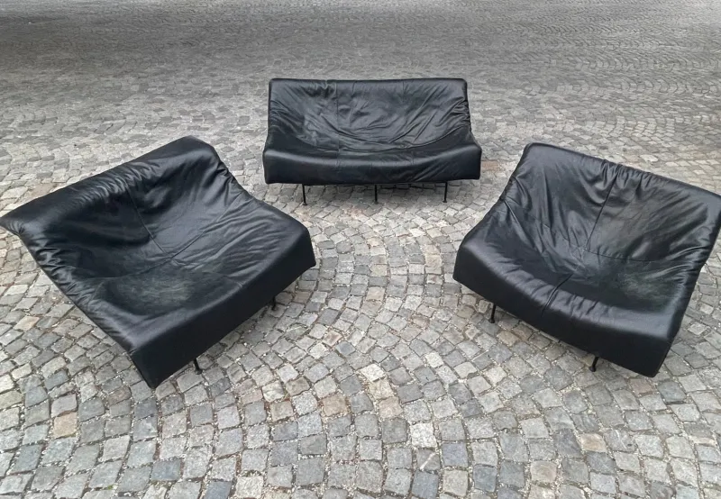 Sale Pamono Vintage Butterfly Black Leather Sofa and Lounge Chairs by Gerard Van Den Berg for Montis, 1980s, Set of 3