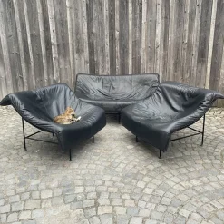 Sale Pamono Vintage Butterfly Black Leather Sofa and Lounge Chairs by Gerard Van Den Berg for Montis, 1980s, Set of 3