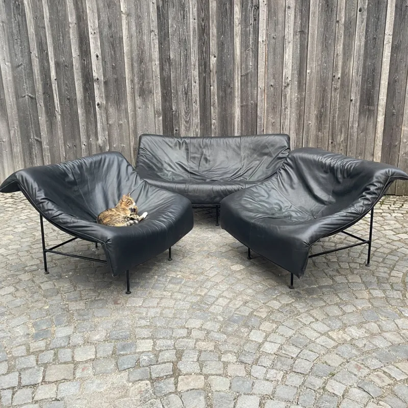 Sale Pamono Vintage Butterfly Black Leather Sofa and Lounge Chairs by Gerard Van Den Berg for Montis, 1980s, Set of 3