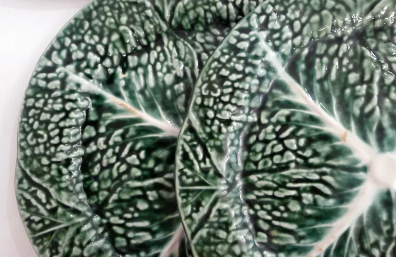 Pamono Vintage Cabbage Leaf Dinner Plates in Portugal Slipware, 1960s, Set of 5> Dinner Plates & Bowls