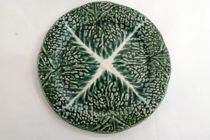 Pamono Vintage Cabbage Leaf Dinner Plates in Portugal Slipware, 1960s, Set of 5> Dinner Plates & Bowls