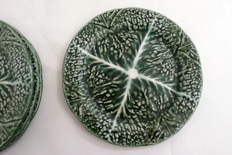 Pamono Vintage Cabbage Leaf Dinner Plates in Portugal Slipware, 1960s, Set of 5> Dinner Plates & Bowls