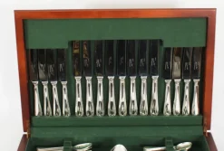 Pamono Vintage Canteen Silver-Plated Bead Pattern Cutlery Set, 20th Century, Set of 84><noscript><img width=
