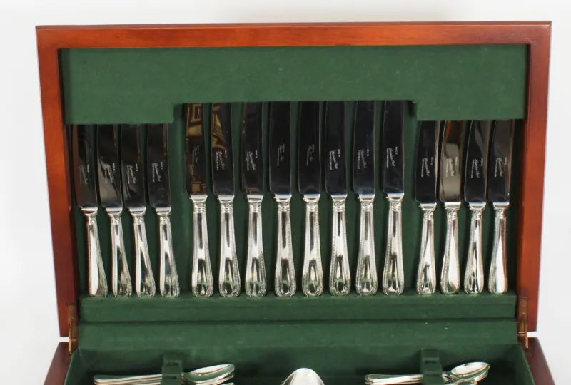 Pamono Vintage Canteen Silver-Plated Bead Pattern Cutlery Set, 20th Century, Set of 84> Cutlery & Serving Utensils