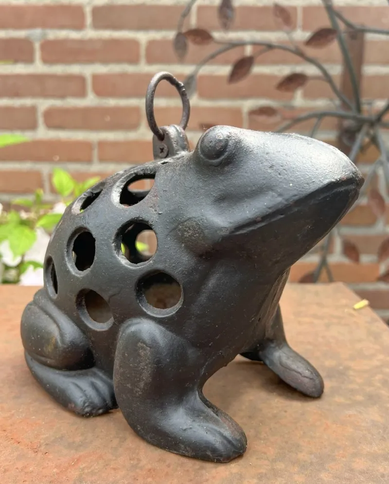 Pamono Vintage Cast Iron Frog Lantern Incense Candleholder, 1970s> Garden Accessories