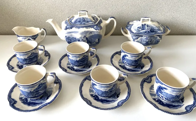Pamono Vintage Castles Blue Edit Coffee Chocolate Tea Set from Johnson Brothers Bros, 1950s, Set of 15> Coffee & Tea Service