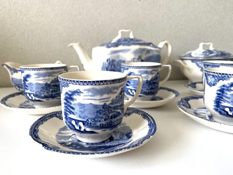 Pamono Vintage Castles Blue Edit Coffee Chocolate Tea Set from Johnson Brothers Bros, 1950s, Set of 15> Coffee & Tea Service