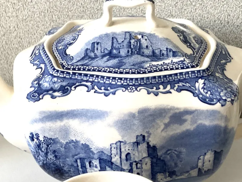 Pamono Vintage Castles Blue Edit Coffee Chocolate Tea Set from Johnson Brothers Bros, 1950s, Set of 15> Coffee & Tea Service