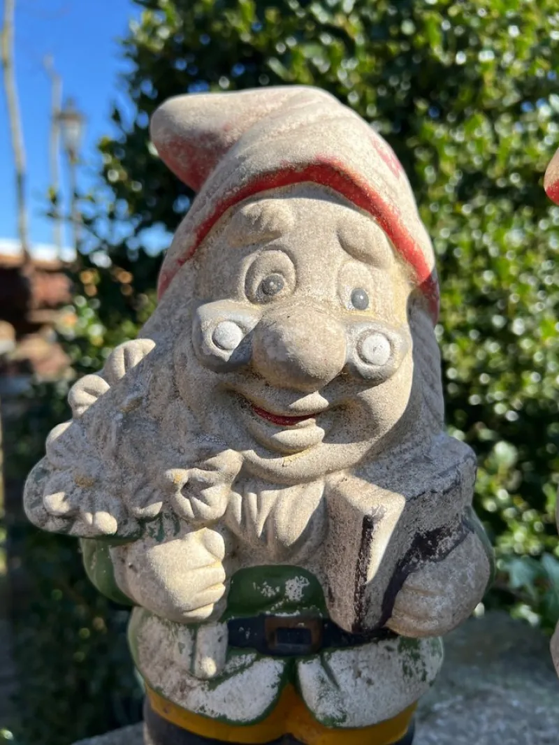 Pamono Vintage Ceramic Stone Garden Gnomes, France, 1950s, Set of 2> Garden Accessories
