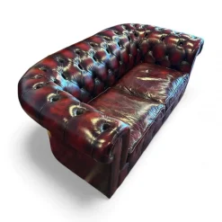 Pamono Vintage Chesterfield Two-Seater Sofa in Leather><noscript><img width=