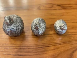 Pamono Vintage Coarse Salt and Pepper Shakers in the Shape of Quails by Gucci for Gucci, 1960s, Set of 3> Salt & Pepper Shakers