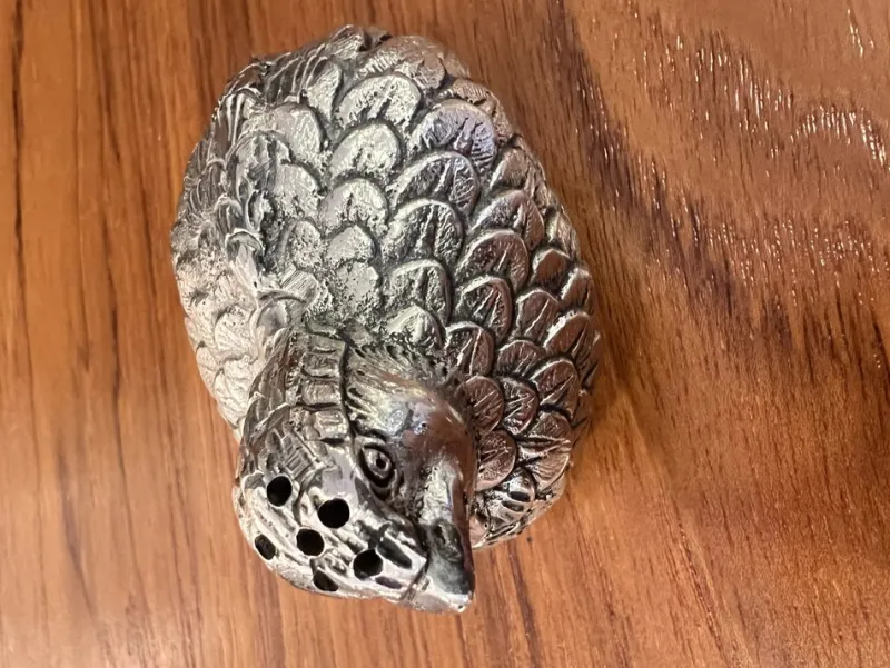 Pamono Vintage Coarse Salt and Pepper Shakers in the Shape of Quails by Gucci for Gucci, 1960s, Set of 3> Salt & Pepper Shakers