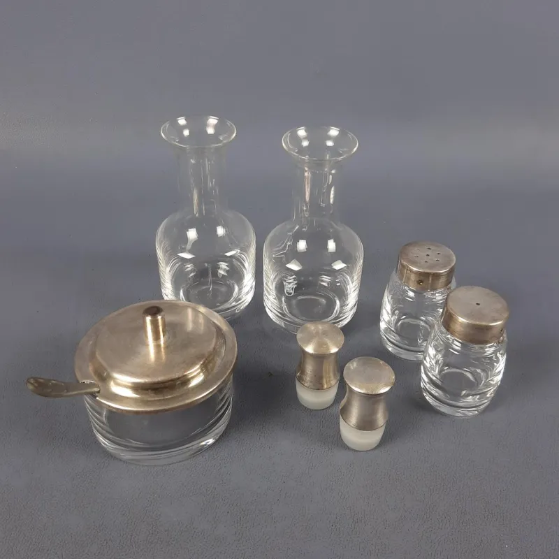 Pamono Vintage Crystal and Silver-Plated Metal Oil and Vinegar with Salt and Pepper Set, 1970s, Set of 5> Dinnerware Accessories