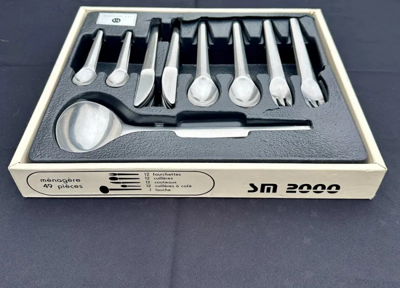 Pamono Vintage Cutlery Set by Guy Degrenne, 1974, Set of 49> Dinnerware Accessories
