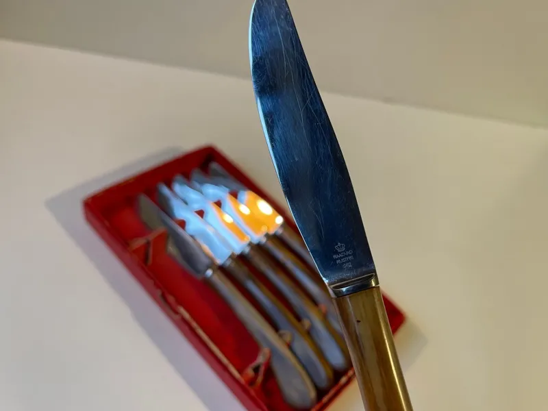 Pamono Vintage Danish Butter Knives by Jens Harald Quistgaard for Raadvad, 1950s, Set of 6> Cutlery & Serving Utensils