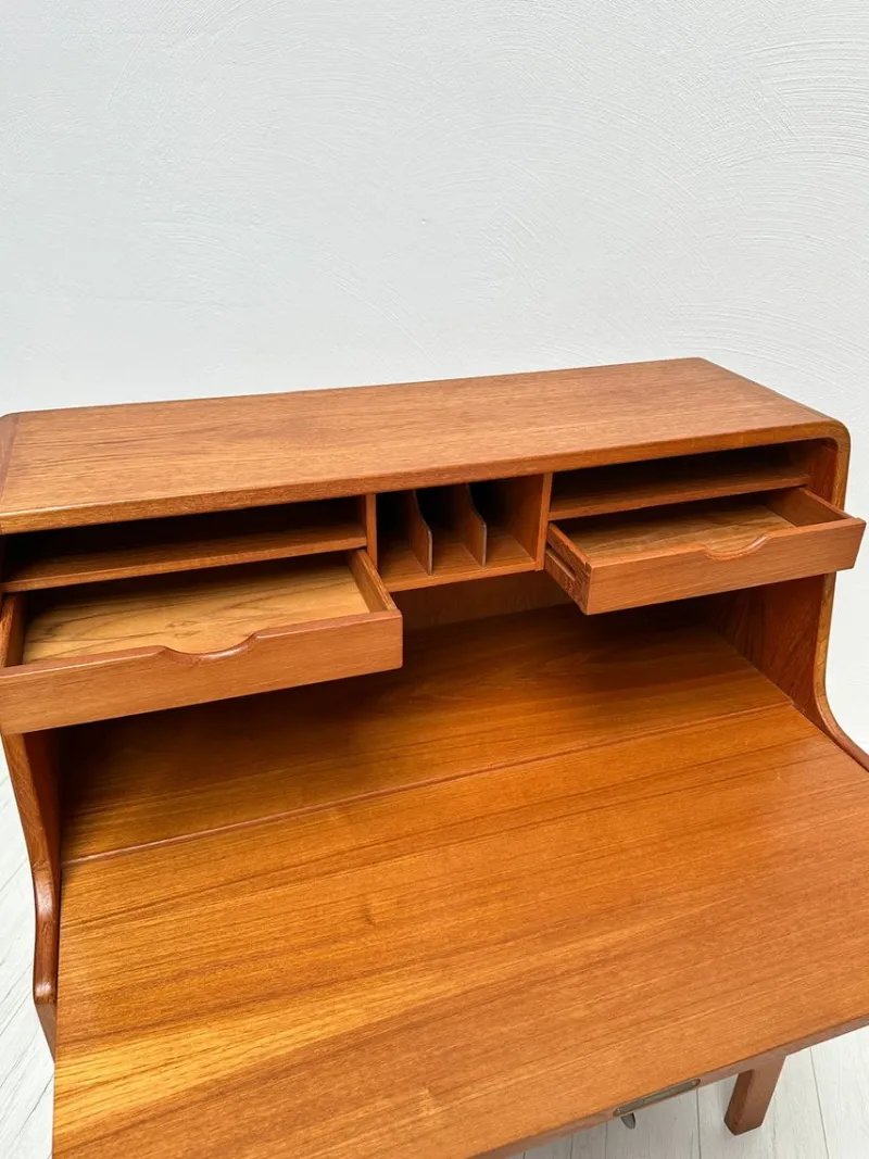 Pamono Vintage Danish Model 88 Secretary in Teak by Arne Wahl Iversen for Vinde Møbelfabrik, 1960s> Secretaires