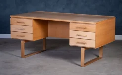 Discount Pamono Vintage Danish Oak Desk by Henning Jensen & Torben Valeur for Dyrlund, 1960s
