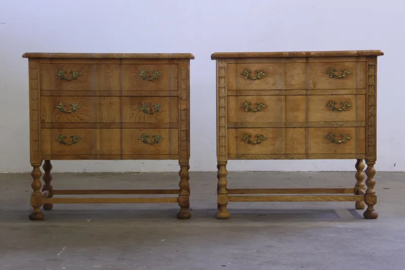 New Pamono Vintage Danish Oak Nightstands by Henning Kjærnulf, 1960s, Set of 2