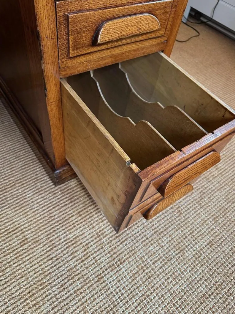 Pamono Vintage Desk in Oak> Desks