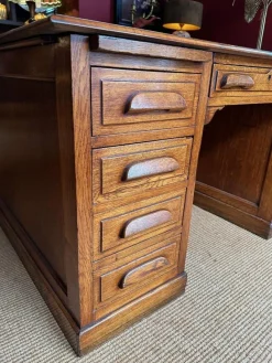 Pamono Vintage Desk in Oak><noscript><img width=