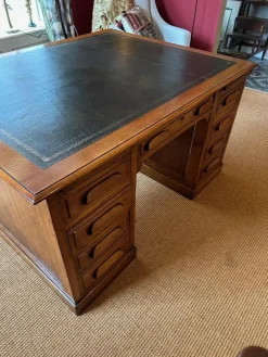 Pamono Vintage Desk in Oak><noscript><img width=