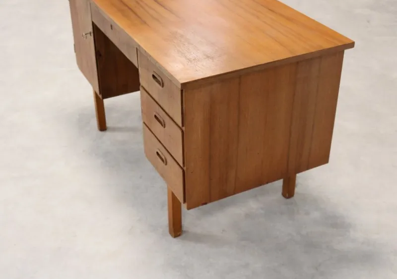 Pamono Vintage Desk, Sweden, 1960s> Desks