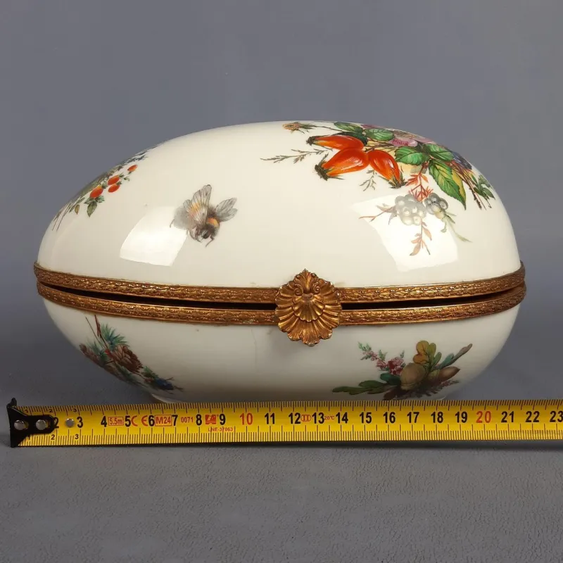 Sale Pamono Vintage Egg-Shaped Box in Porcelain from Limoges, 1960s