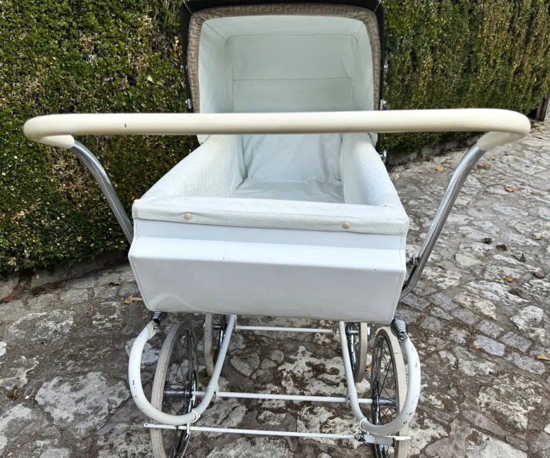 New Pamono Vintage English Freeway Coachbuilt Baby Pram in Dark Green & White, 1960s