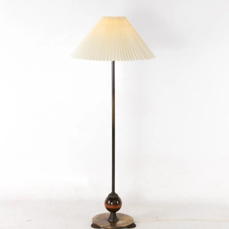 Pamono Vintage Floor Lamp in Brass and Wood, 1970s> Floor Lamps