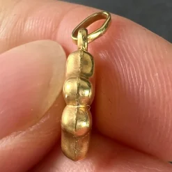 Pamono Vintage Four-Leaved Clover Charm Pendant in 18k Yellow Gold, 1960s><noscript><img width=