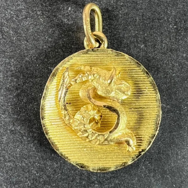 Pamono Vintage French 18 Karat Yellow Gold Capricorn Zodiac Charm Pendant, 1960s> Necklaces