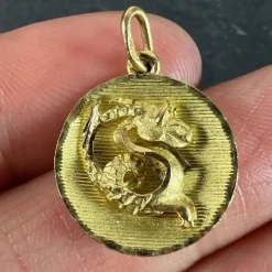 Pamono Vintage French 18 Karat Yellow Gold Capricorn Zodiac Charm Pendant, 1960s><noscript><img width=