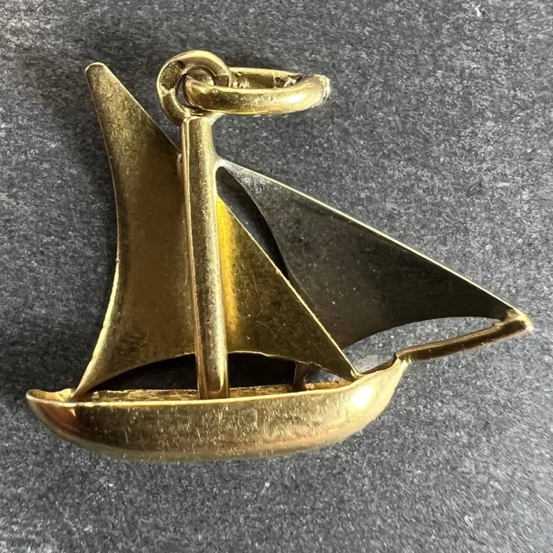 Pamono Vintage French 18 Karat Yellow and White Gold Yacht Boat Charm Pendant, 1950s> Necklaces