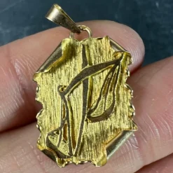 Discount Pamono Vintage French 18 Karat Yellow Gold Libra Zodiac Charm Pendant, 1960s