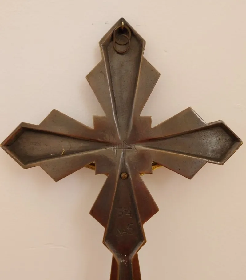 Pamono Vintage French Art Deco Two Tone Brass Crucifix by E. Hoffer, 1930s> Wall Decor
