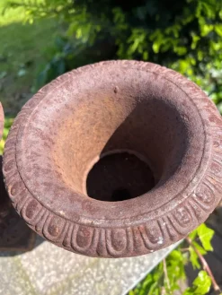 Pamono Vintage French Campana Style Cast Iron Garden Urns, 1970s, Set of 2><noscript><img width=