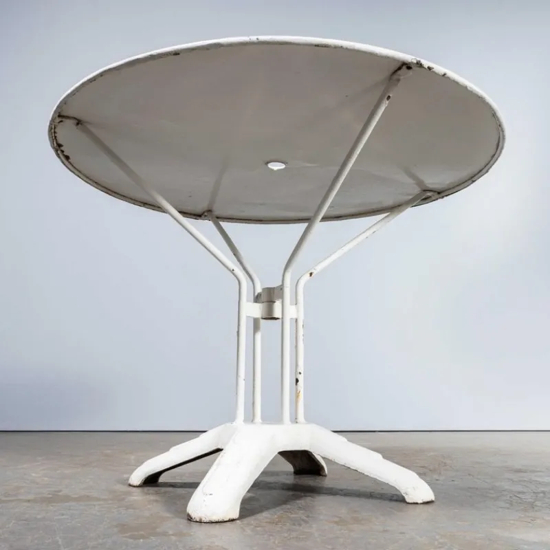 Pamono Vintage French Cast Base White Outdoor Table, 1950s> Garden Tables