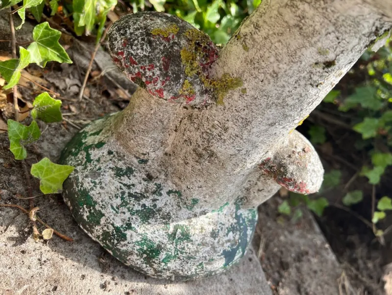 Pamono Vintage French Concrete Stone Garden Mushroom, 1950s> Garden Accessories